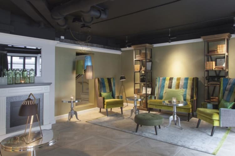 Lounge area